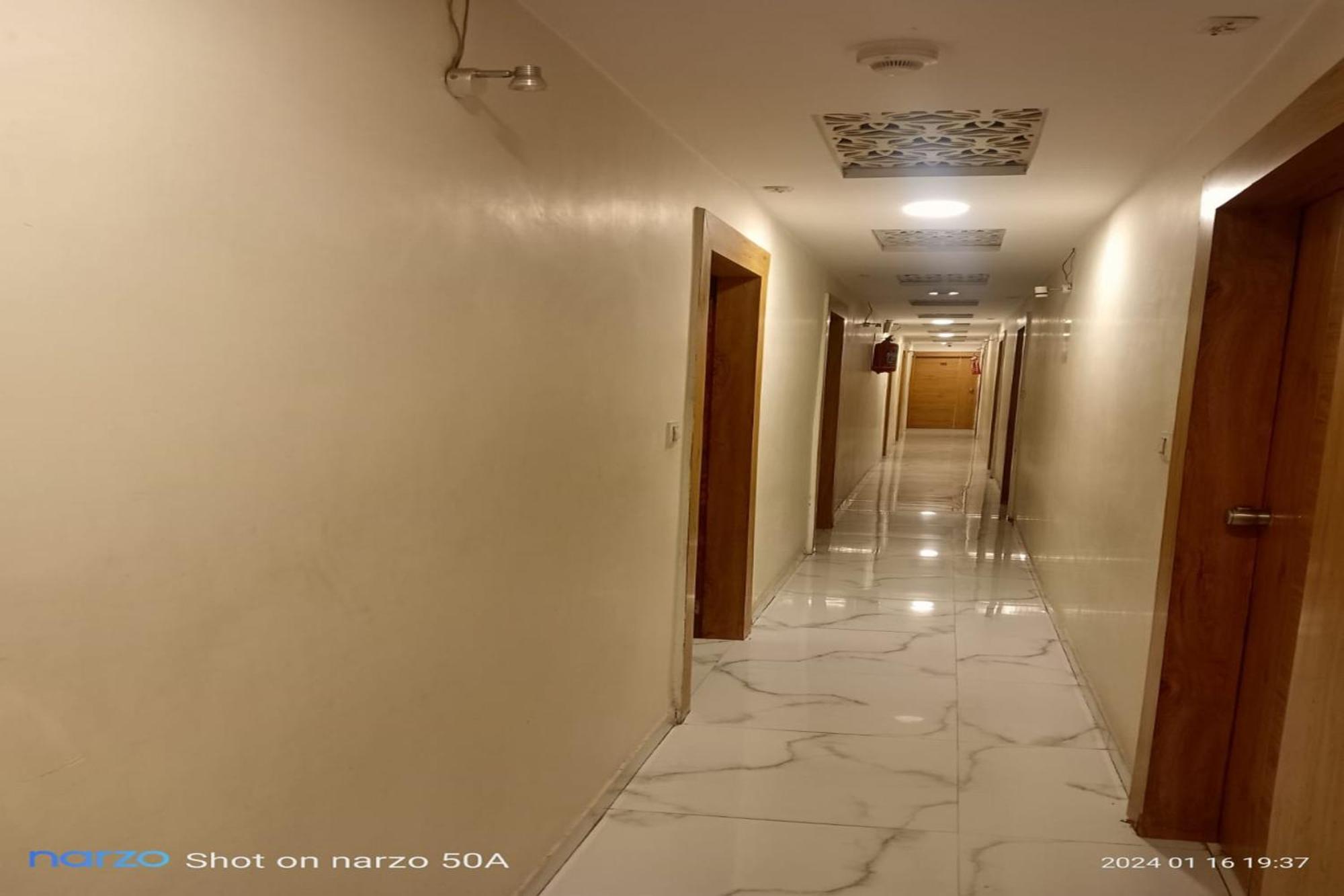 Hotel New Lake View อาเมดาบัด ภายนอก รูปภาพ